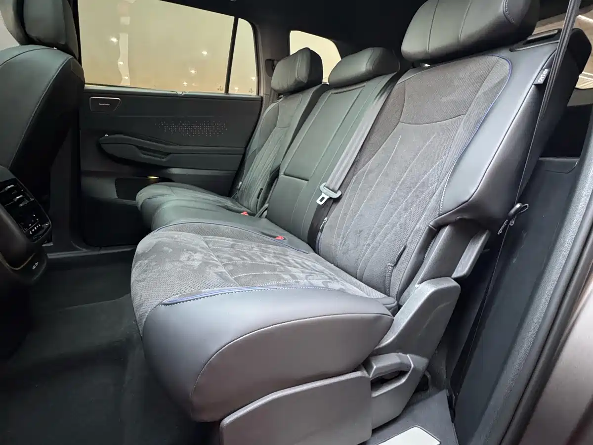Volkswagen Teramont 2025 Teramont Pro 450TSI 4WD Summit Edition фото 16