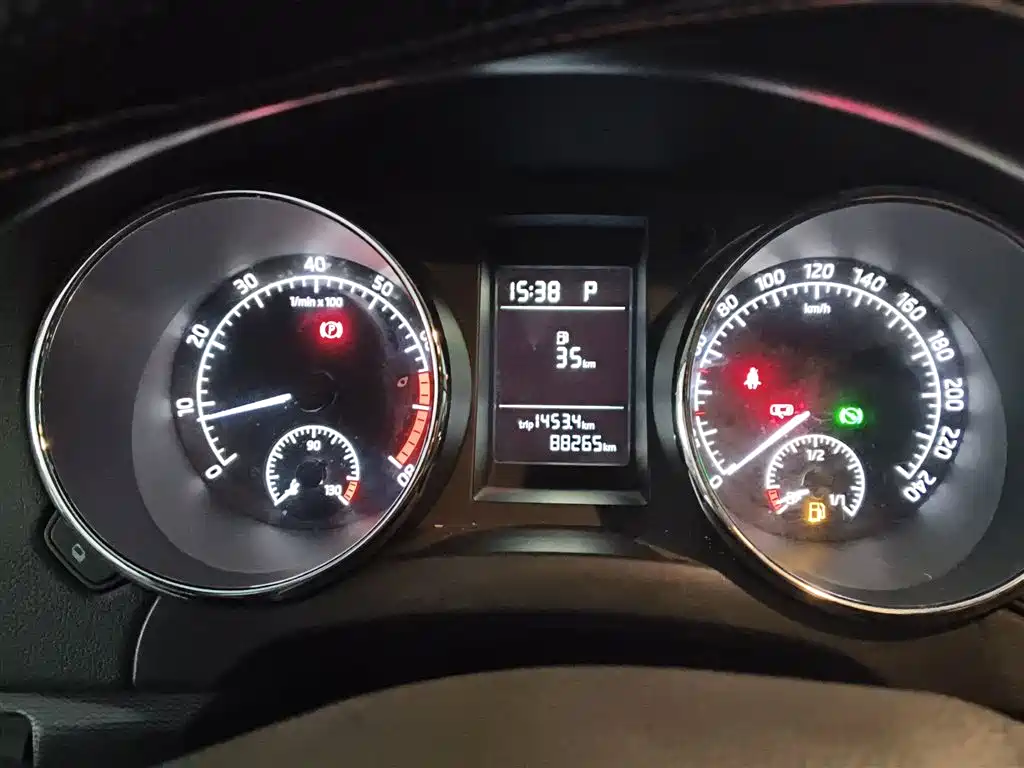 Škoda Yeti 2017 TSI280 DSG Advance фото 12