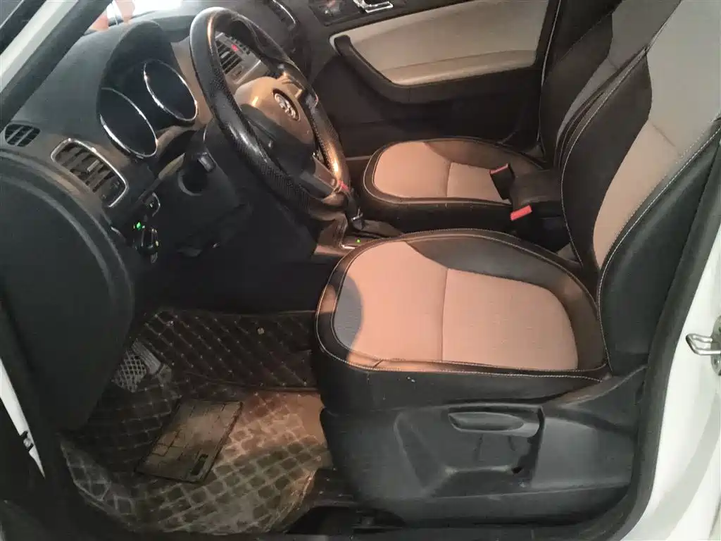 Škoda Yeti 2017 TSI280 DSG Advance фото 15