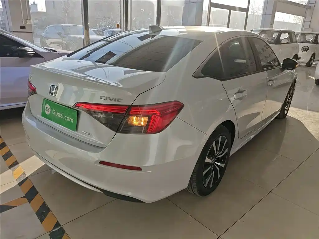 Фото 7 - Honda Civic