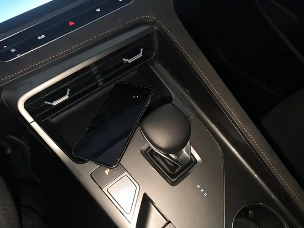 Photo 14 - Roewe D5X DMH