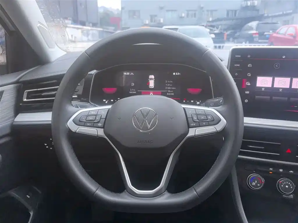 Volkswagen Sagitar 2023 300TSI DSG Surpassing Edition фото 11