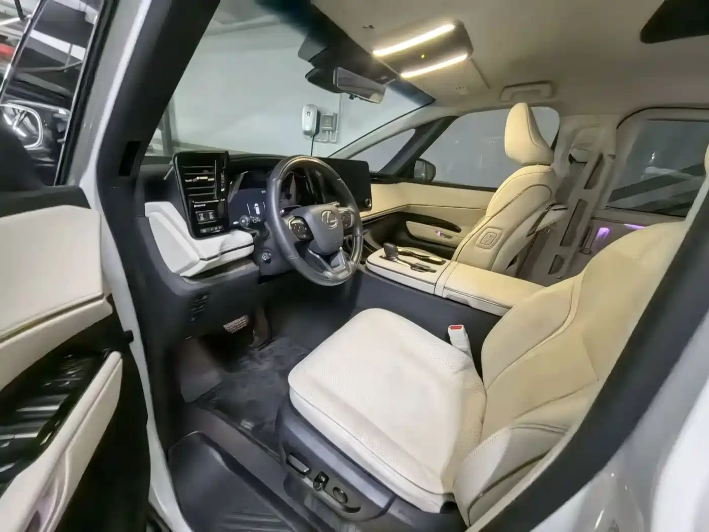 Lexus LM 2024 2023 500h 6-Seater Prestige Edition