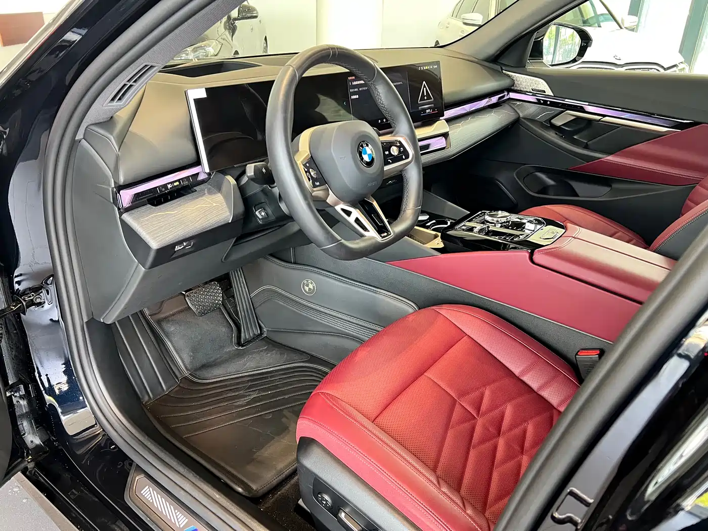 BMW 5 Series 2025 530Li Premium M Sport Package фото 6