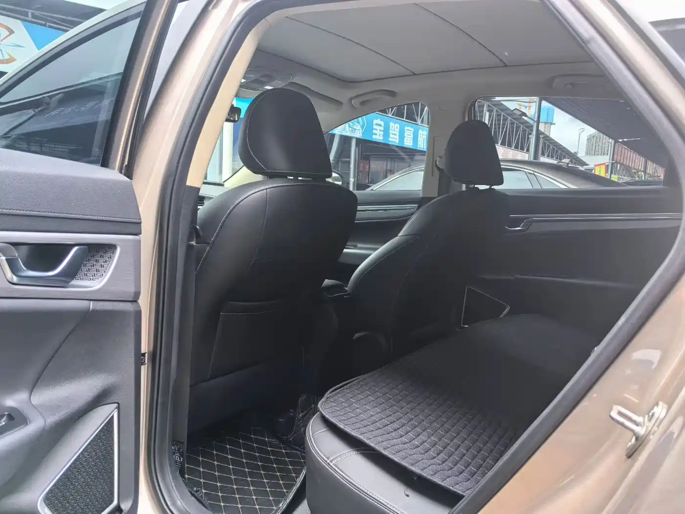 Photo 5 - Geely Emgrand GS