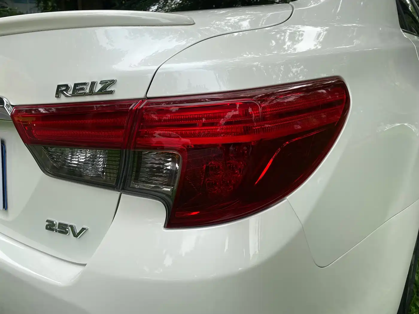 Toyota Reiz 2013 2.5V Premium Edition фото 23