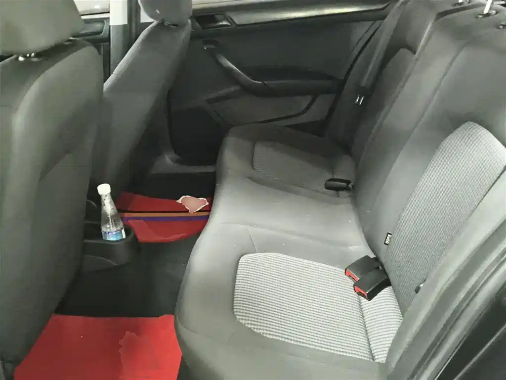 Volkswagen Santana 2016 1.6L Manual Trend Edition фото 14