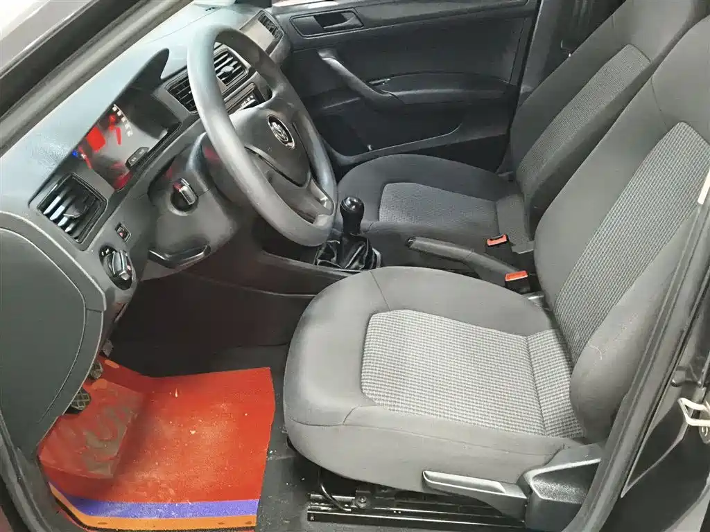 Volkswagen Santana 2016 1.6L Manual Trend Edition фото 7