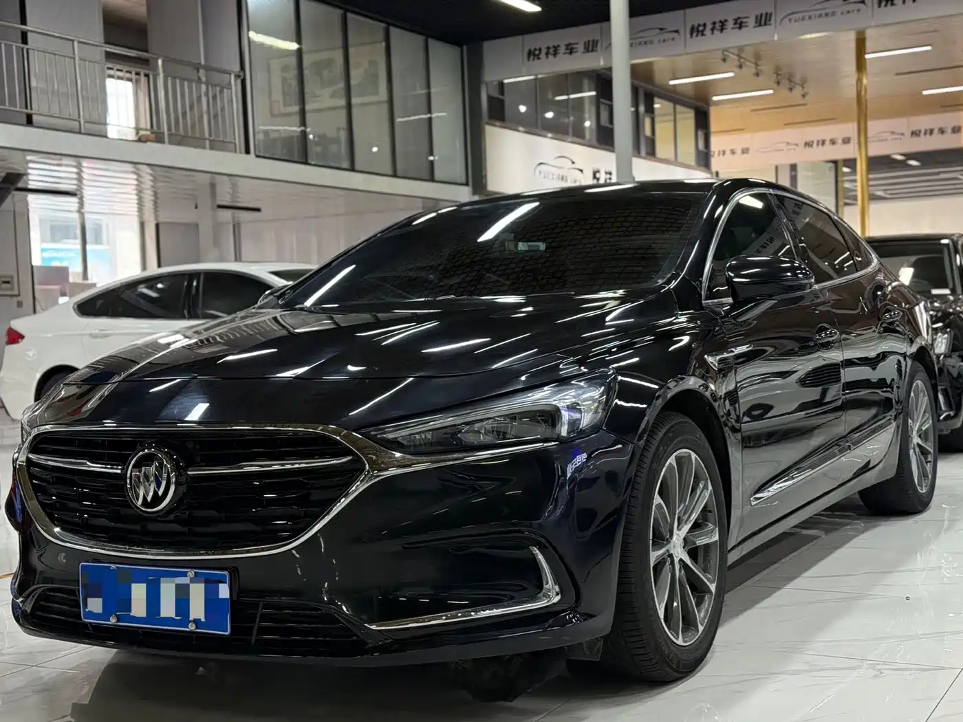 Фото 1 - Buick LaCrosse