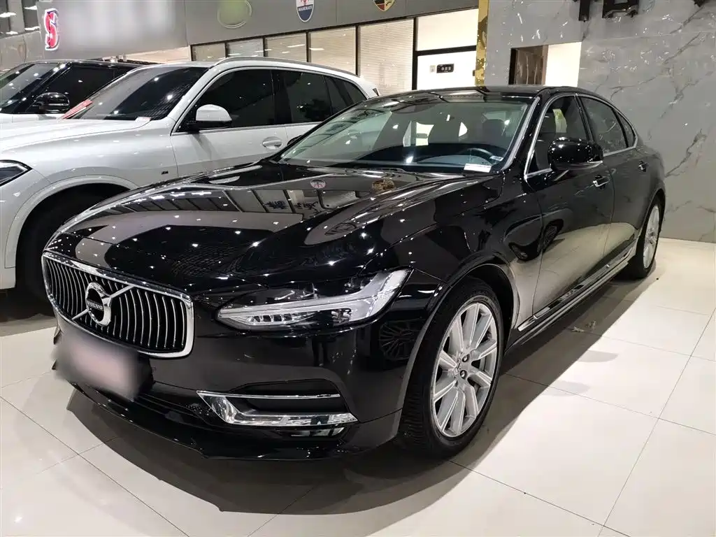Фото 2 - Volvo S90