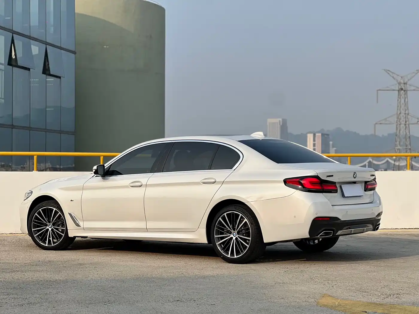BMW 5 SERIES