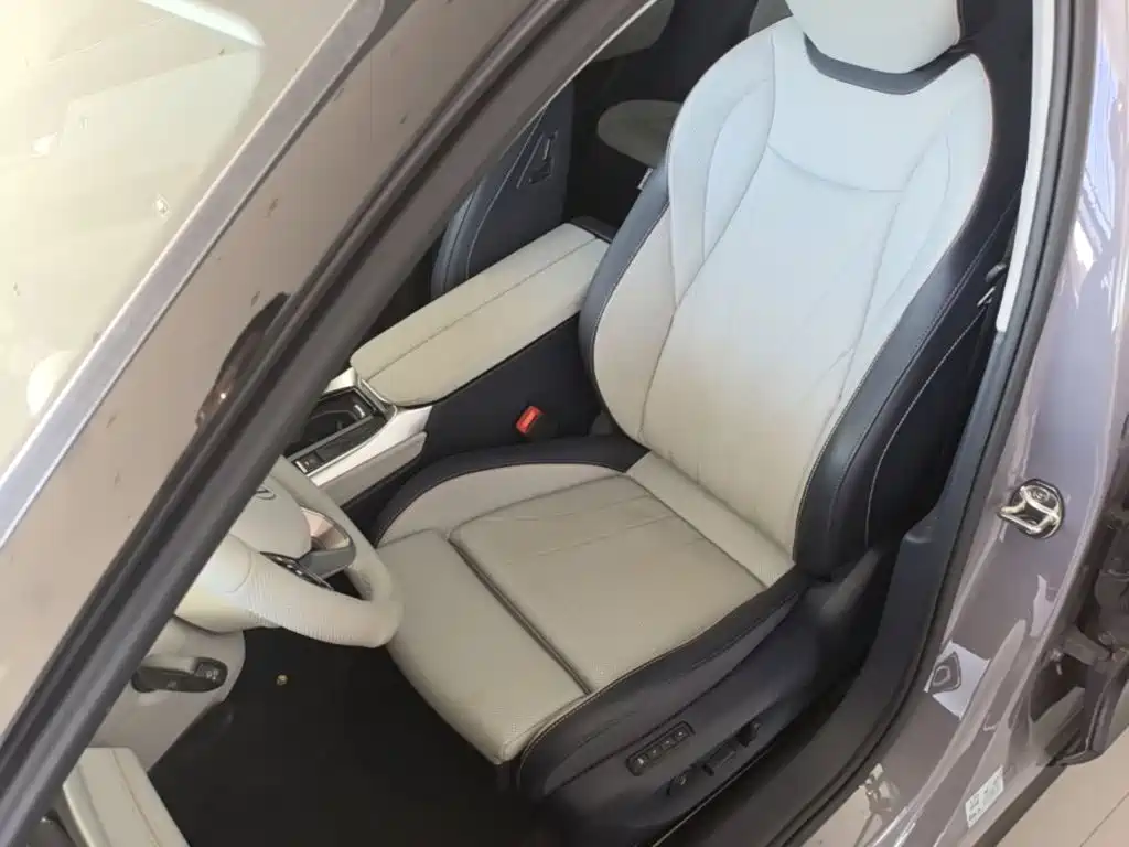 Photo 15 - Volkswagen Passat