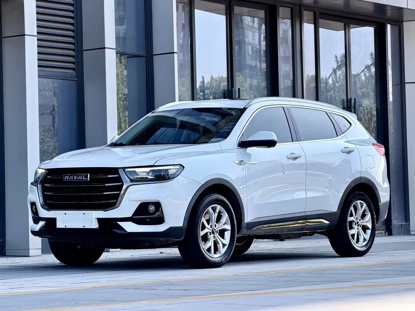 Photo 1 - Haval H6