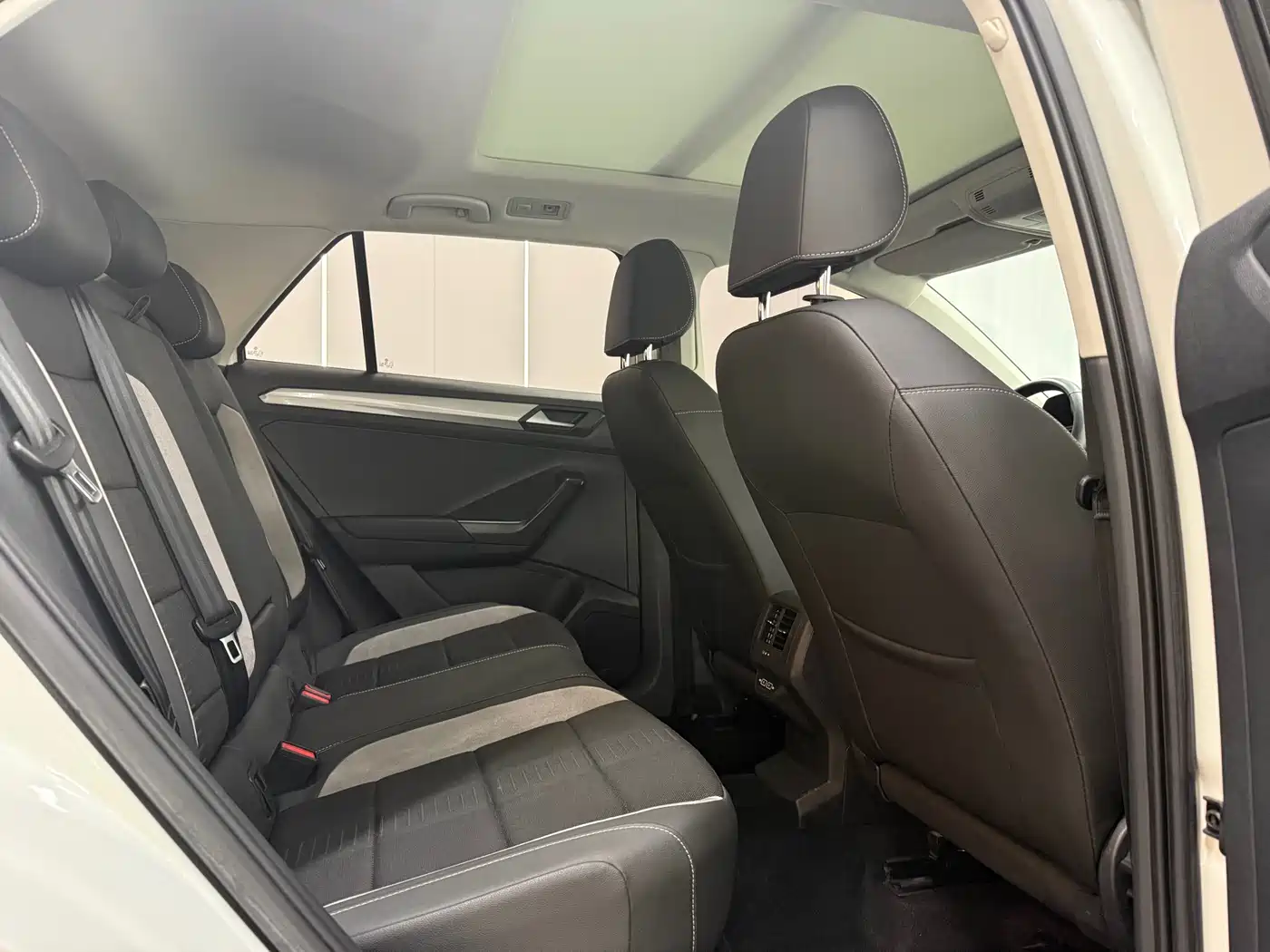 Volkswagen T-ROC 2022 280TSI DSG 2WD Elite PLUS фото 9