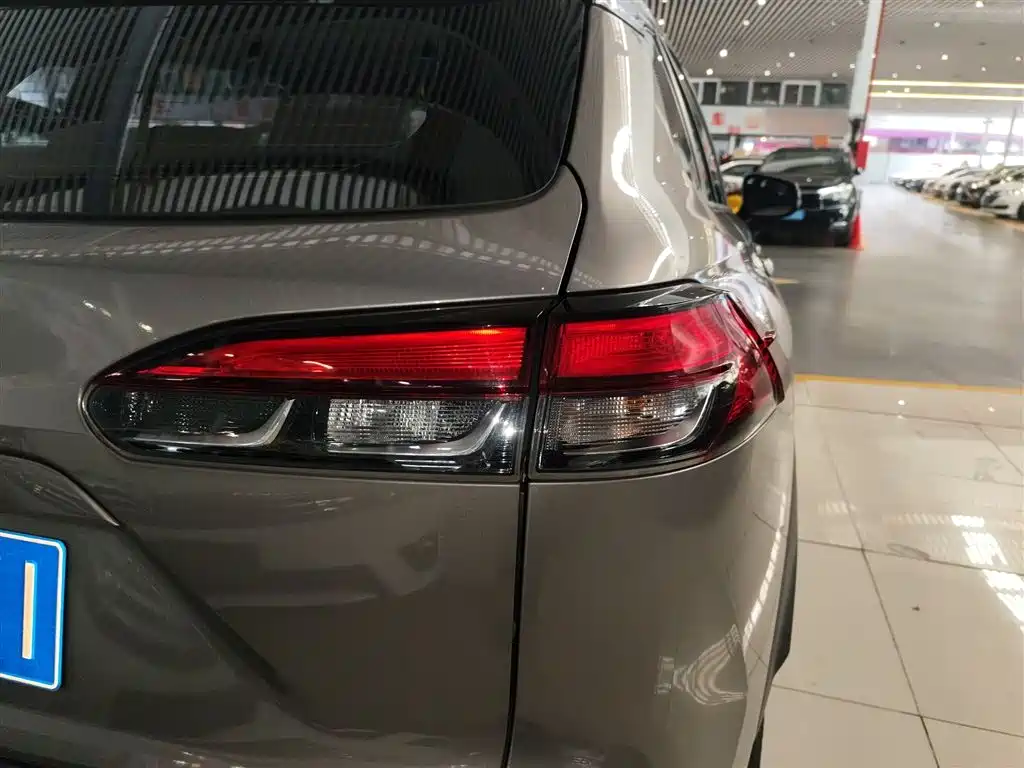 Toyota Frontlander 2022 2.0L CVT Luxury PLUS Edition фото 8