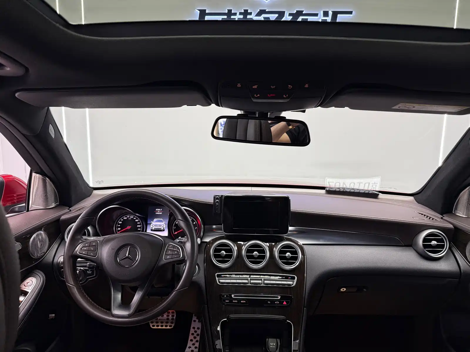 Фото 10 - Mercedes-Benz GLC