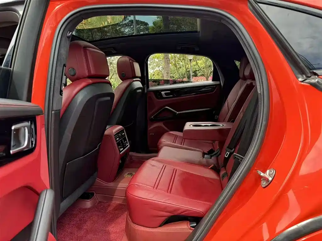 PORSCHE CAYENNE