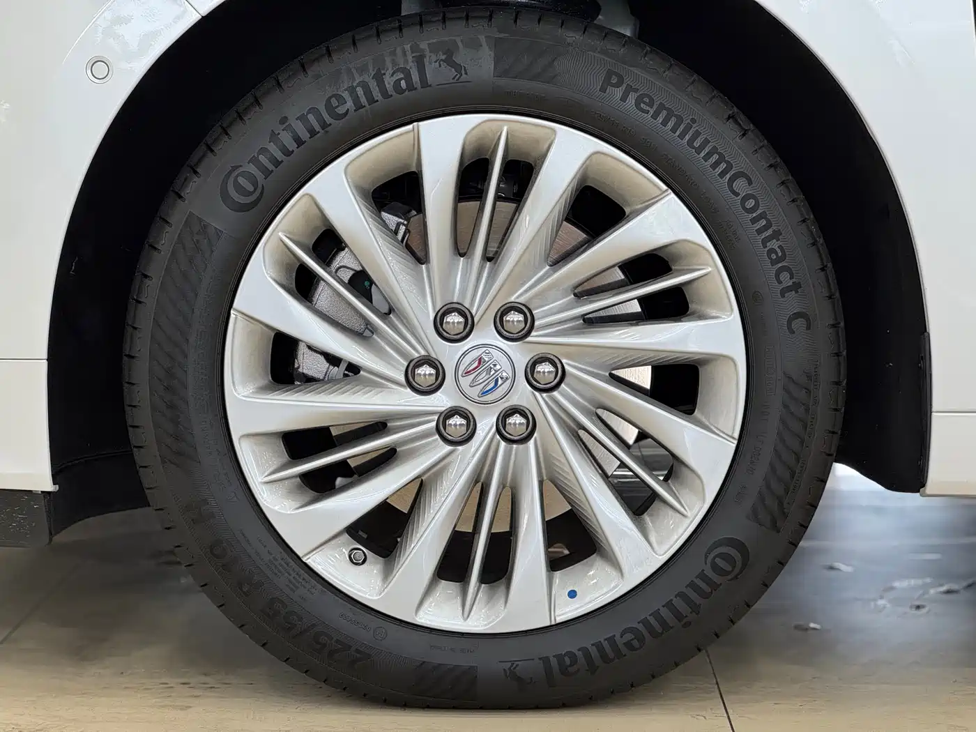 Buick Century 2025 2.0T 7-Seater World Edition фото 28