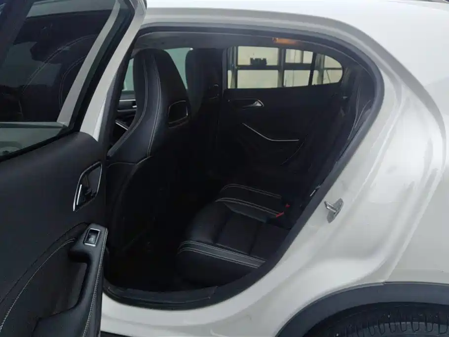 Mercedes-Benz GLA 2019 GLA 200 Dynamic фото 11