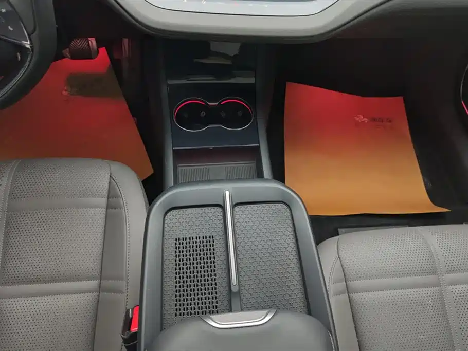 Hongqi EH7 2024 Model 760 Pro+ AWD фото 15
