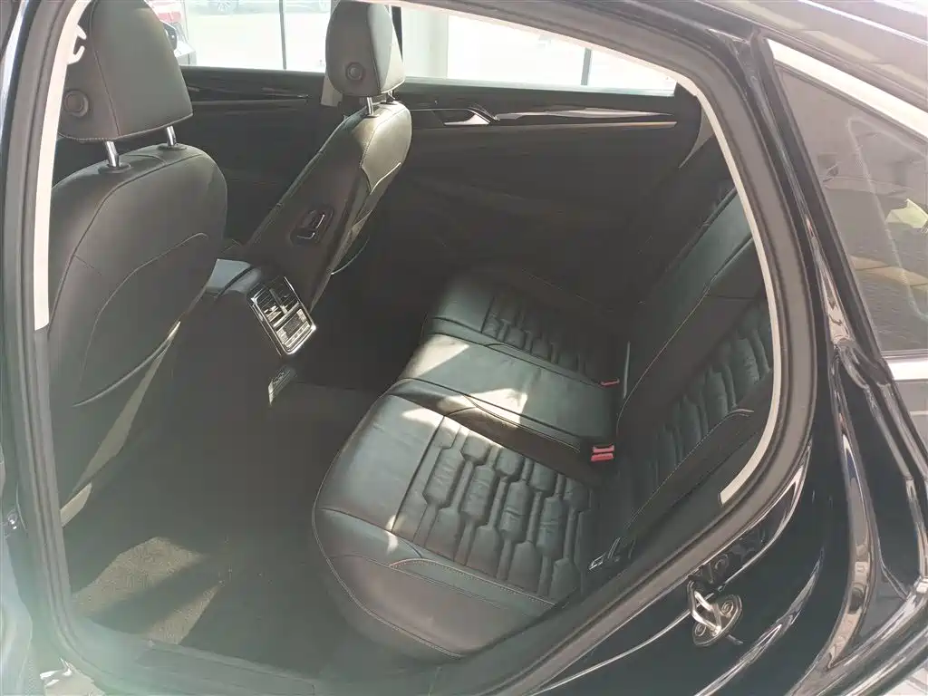 Volkswagen Passat 2019 330TSI Elite Version China VI фото 13
