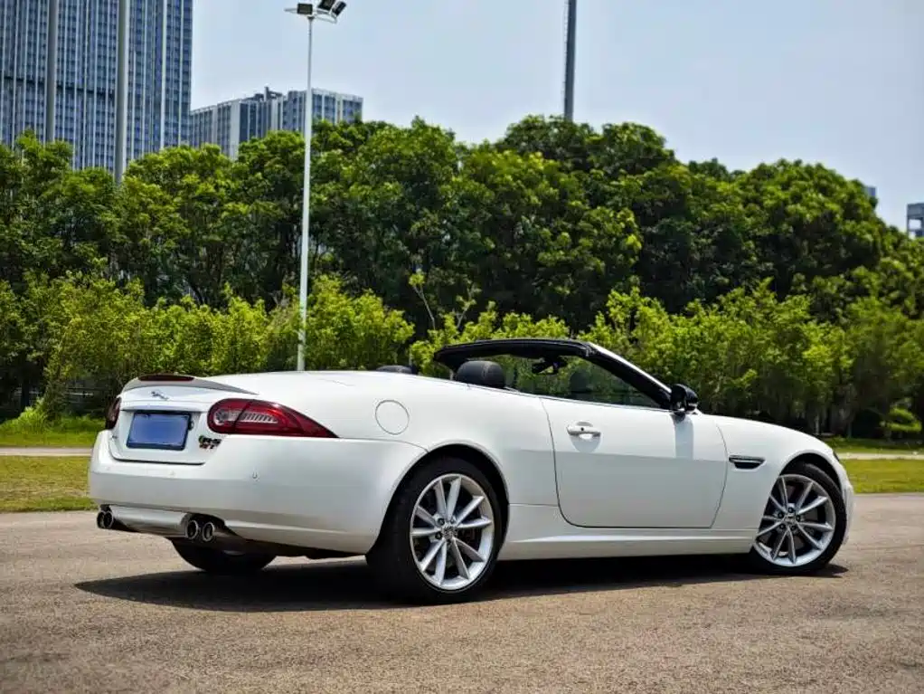 Фото 14 - Jaguar XK