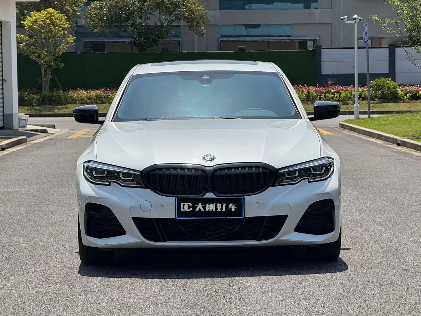 BMW 3 Series 2021 325i M Sport Night Edition фото 2