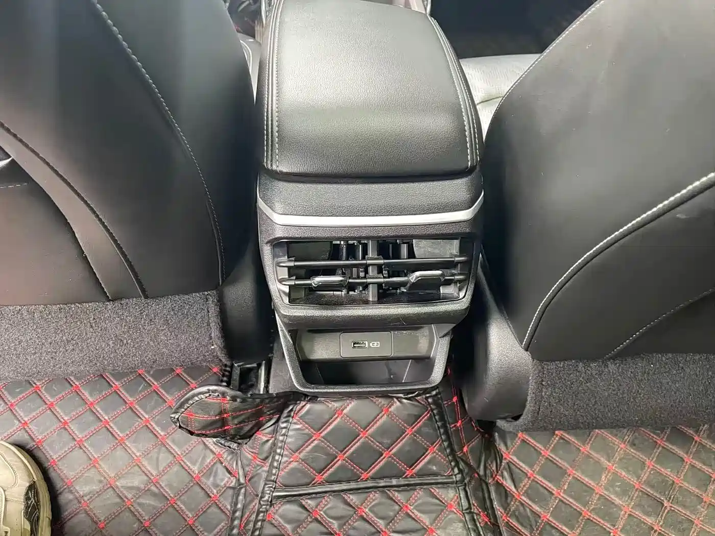 GEELY AUTOMOBILE EMGRAND