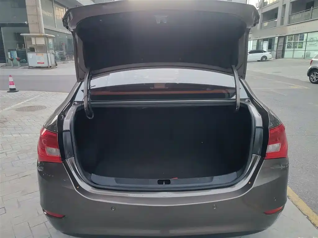 Buick Excelle 2016 15N Automatic Elite фото 19