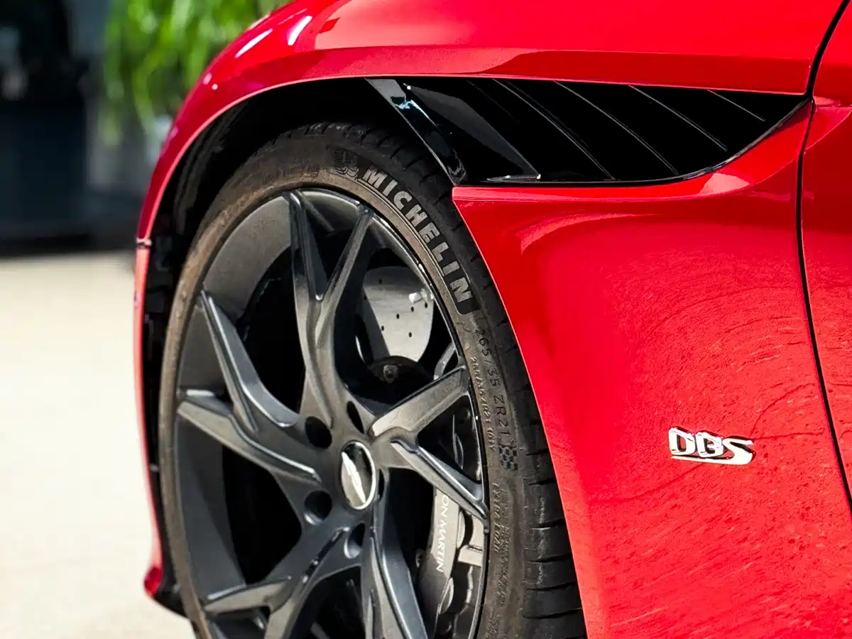 Aston Martin DBS 2019 DBS Superleggera V12 Coupe фото 6