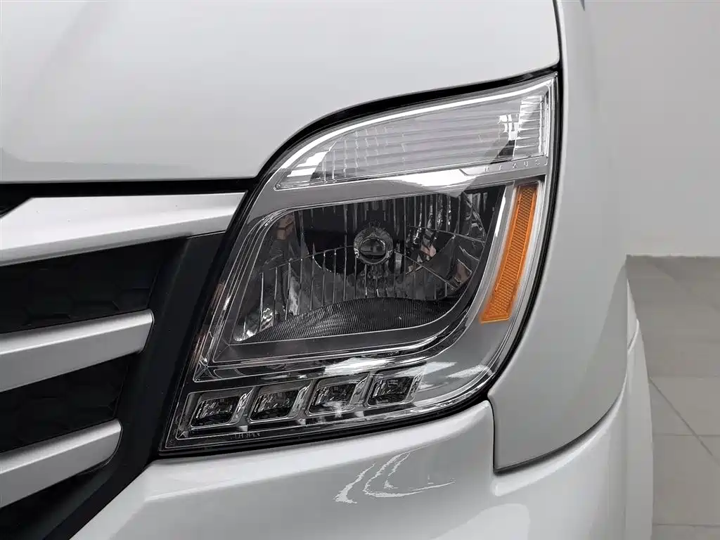 SAIC MAXUS XINTU V80