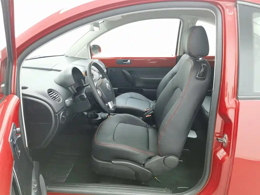 Volkswagen Beetle 2010 Model 1.6 AT фото 10