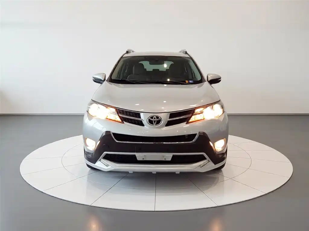 Toyota RAV4 Rongfang 2013 2.0L CVT 2WD Urban фото 3