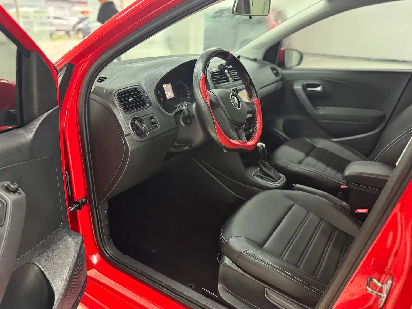 Volkswagen Polo 2018 1.5L Auto Safe Drive фото 3