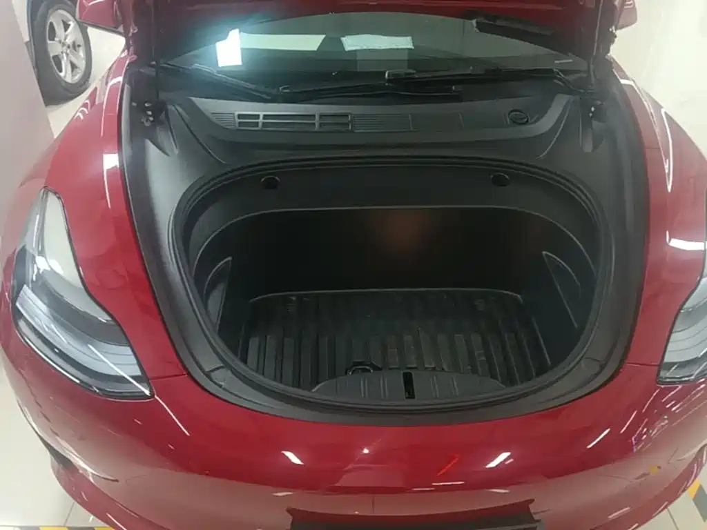 Photo 18 - Tesla Model 3