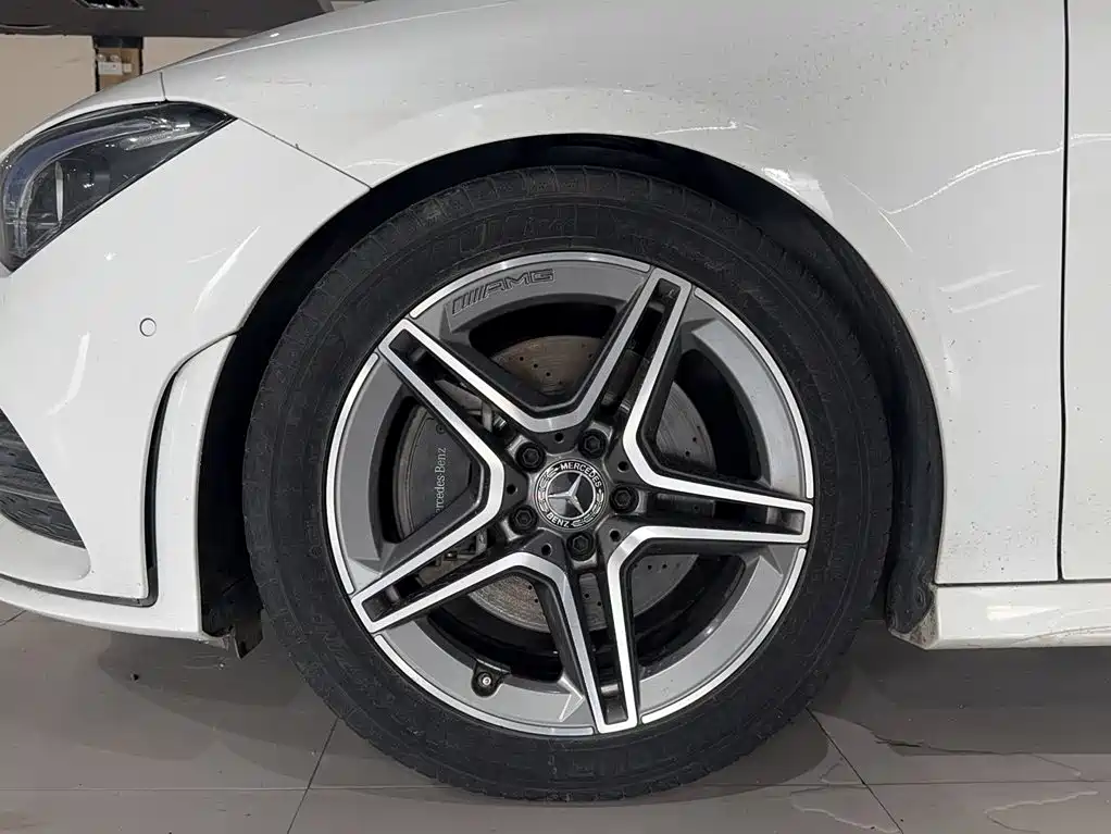 صورة 25 - Mercedes-Benz CLA (Import)