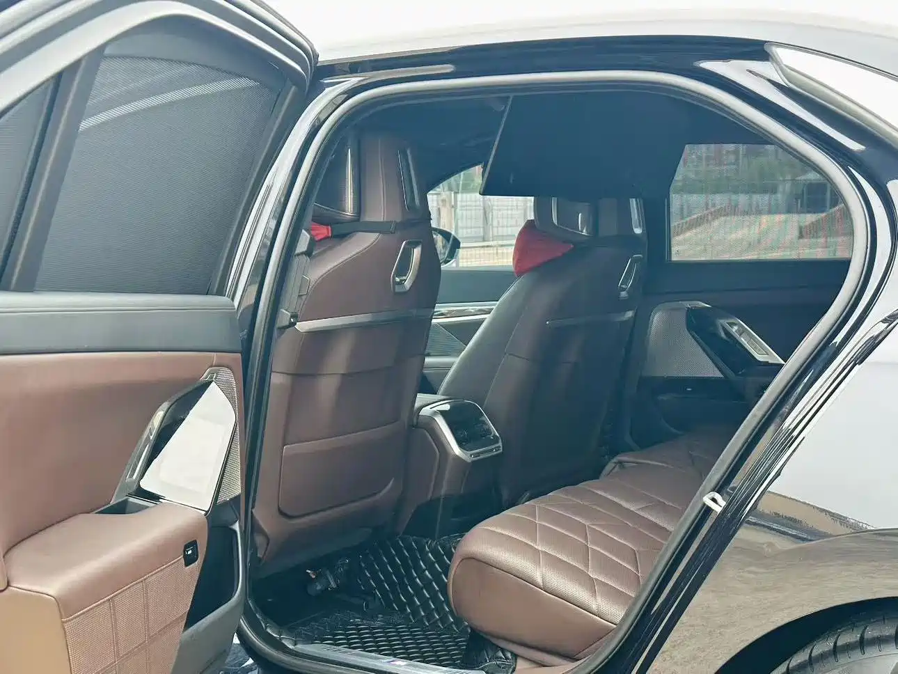 صورة 6 - BMW 7 Series