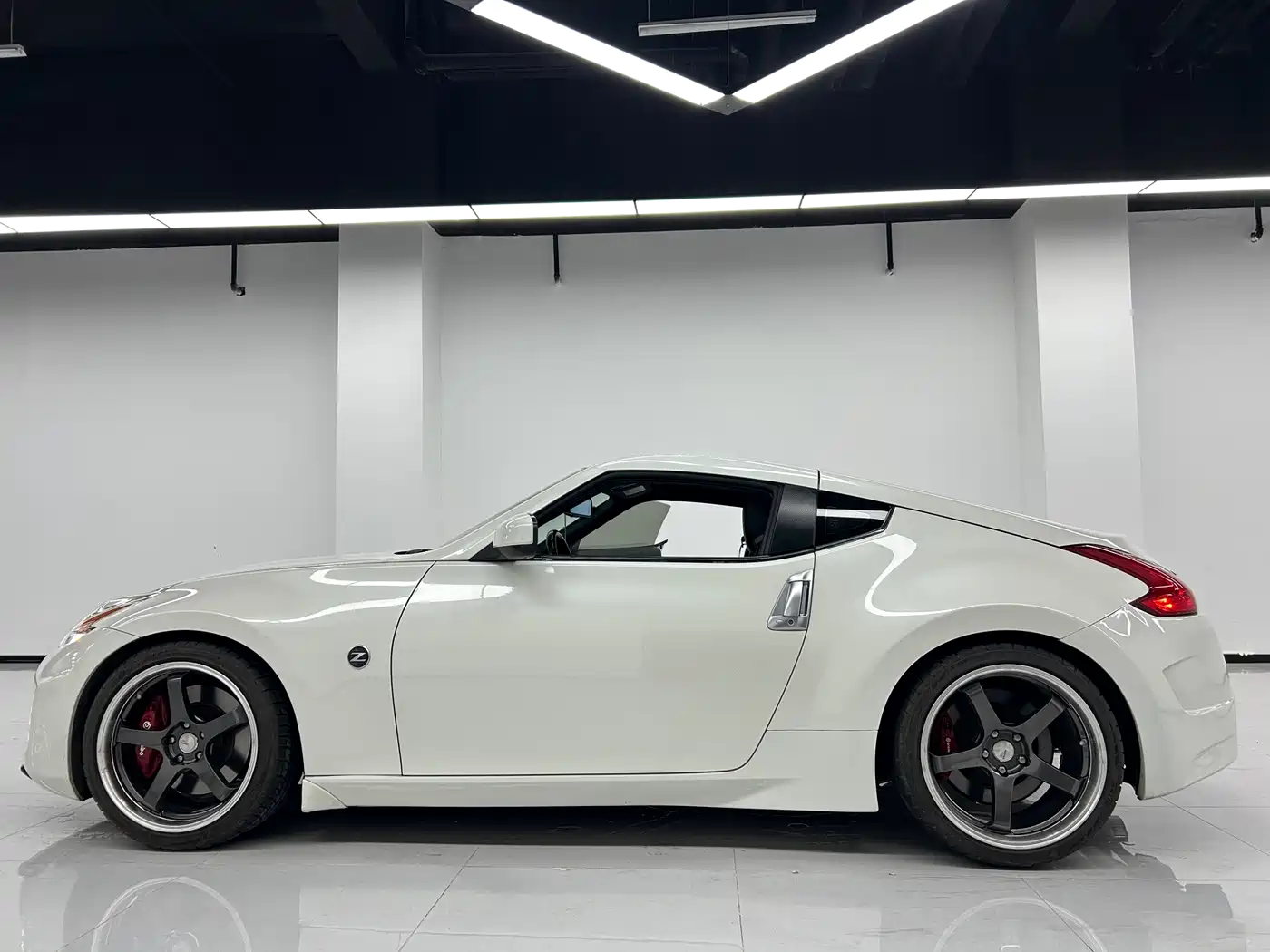 Nissan 370Z 2013 3.7L Coupe фото 7