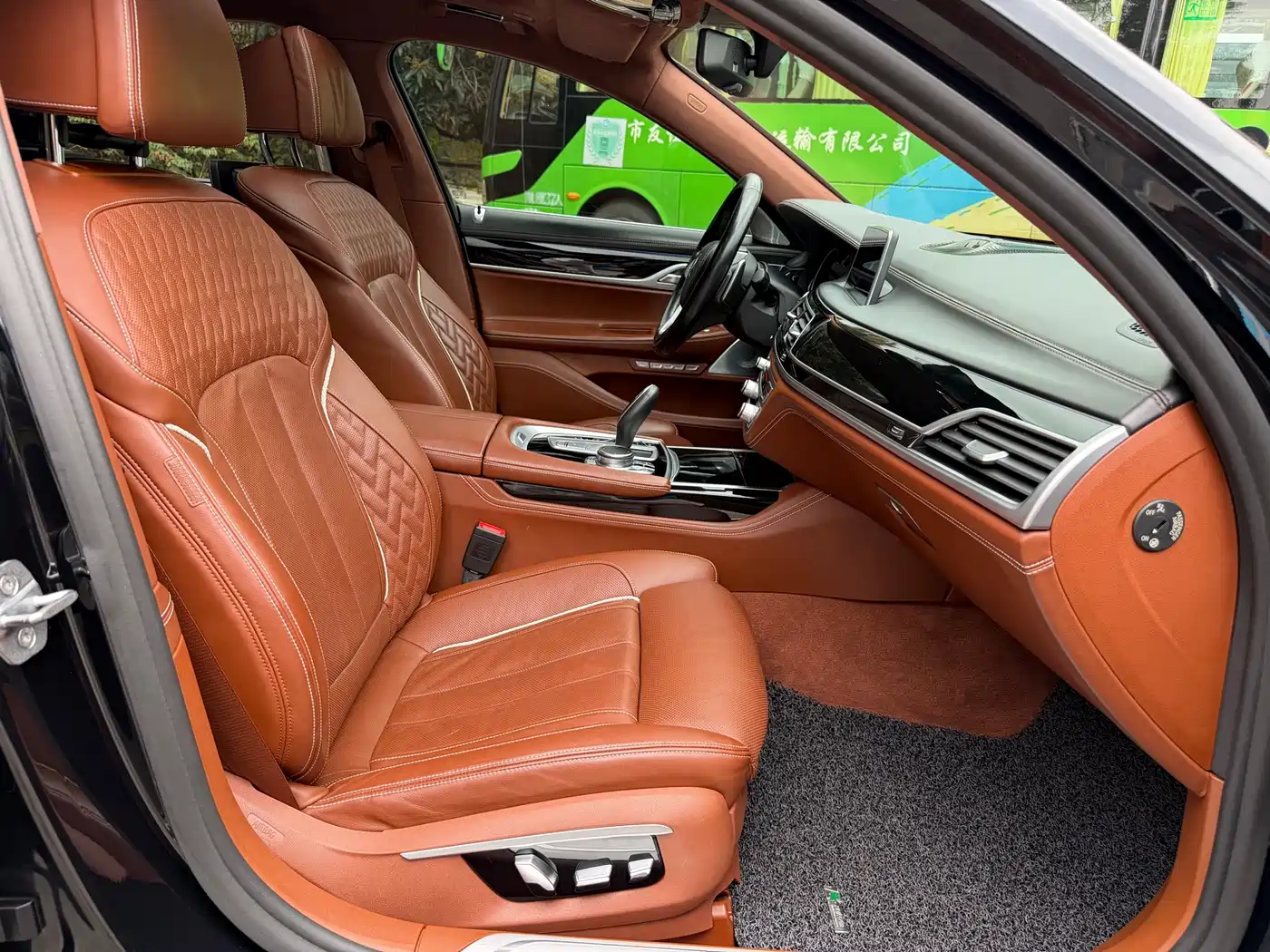 BMW 7 Series 2018 740Li xDrive Premium Type M Sport Package фото 12