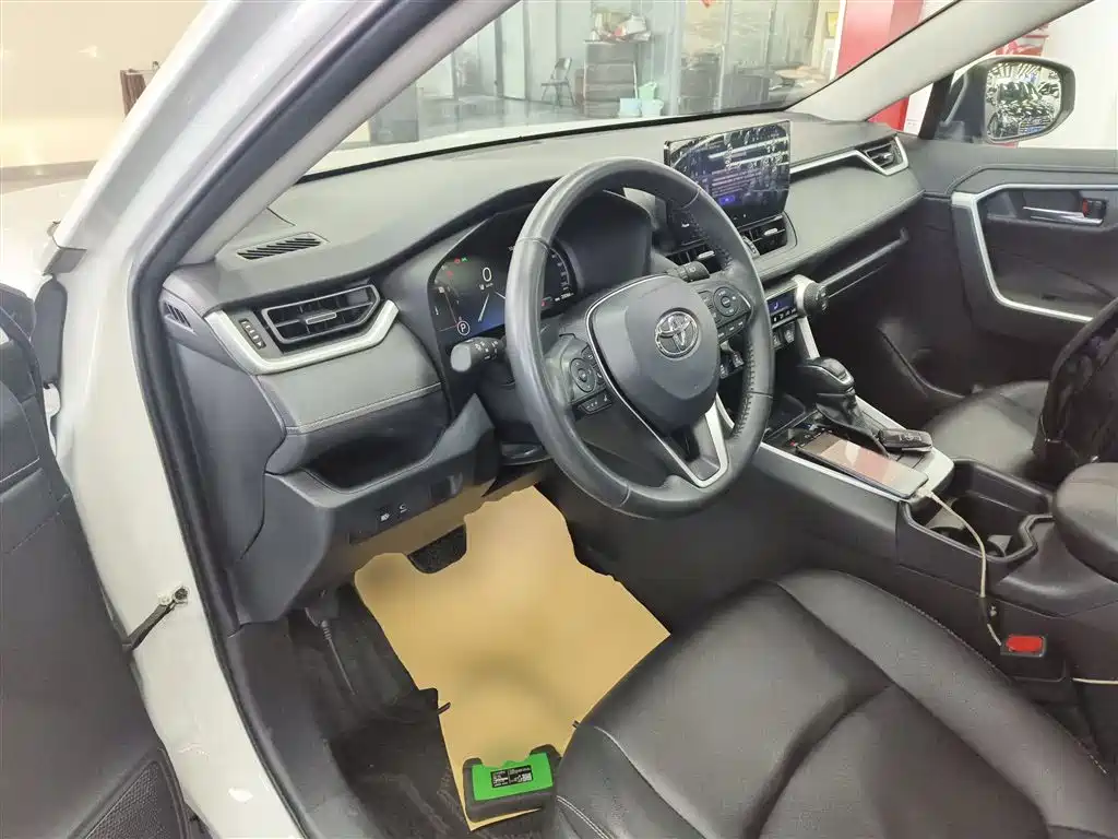 Toyota RAV4 Rongfang 2023 2.0L CVT FWD Style Plus Edition фото 6