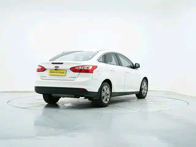 Фото 6 - Ford Focus