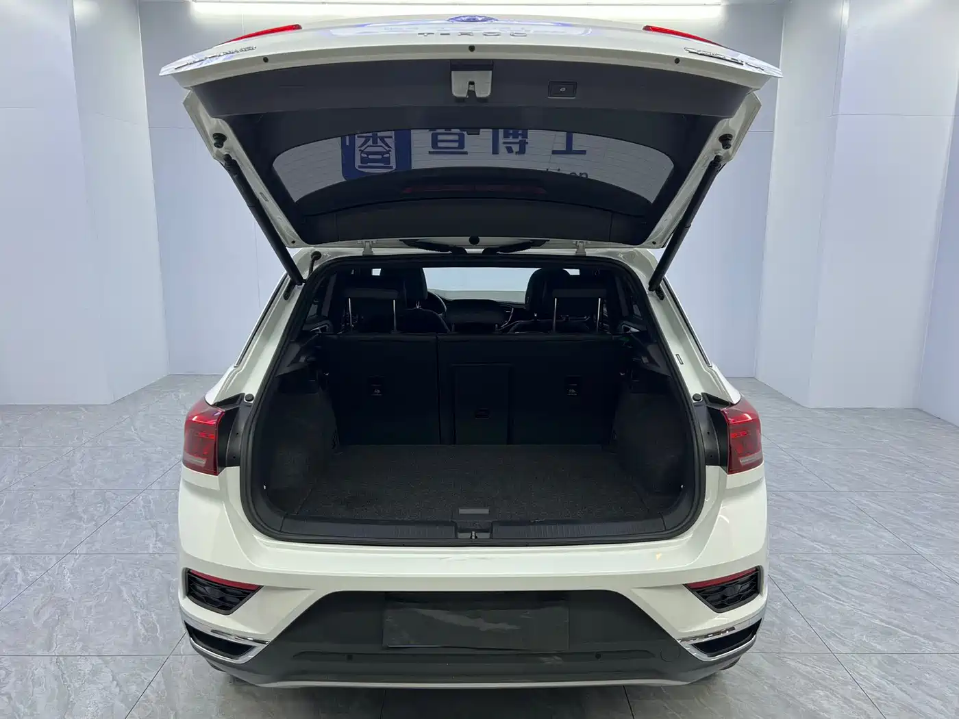 VOLKSWAGEN T ROC EXPLORING SONGS