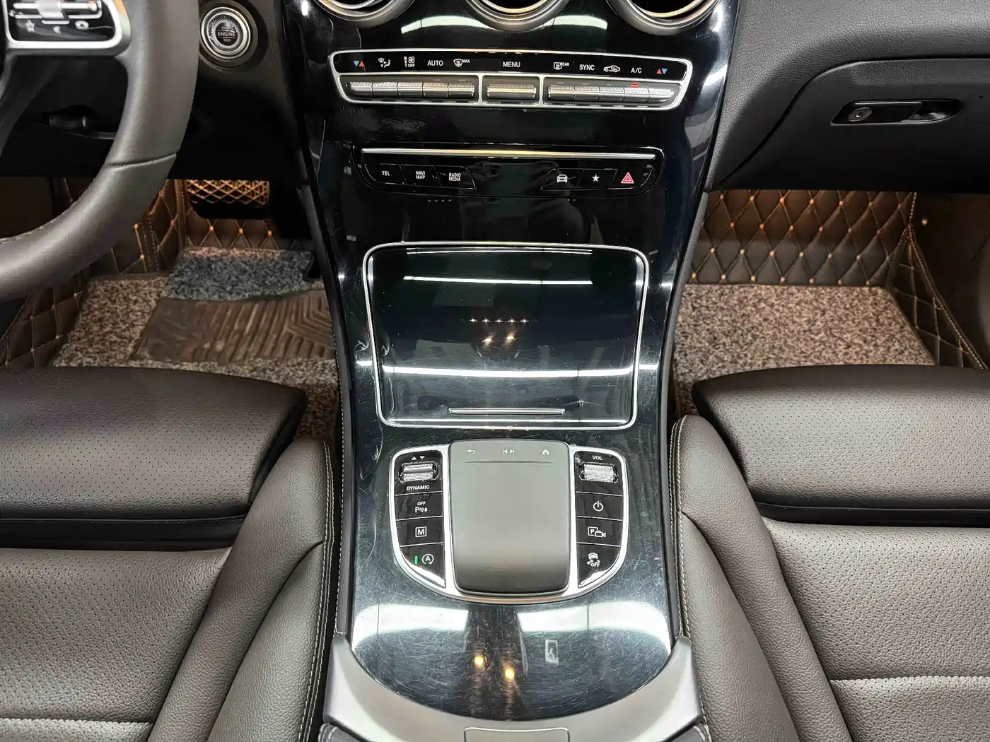 Mercedes-Benz GLC 2021 GLC 260 L 4MATIC Sporty фото 25