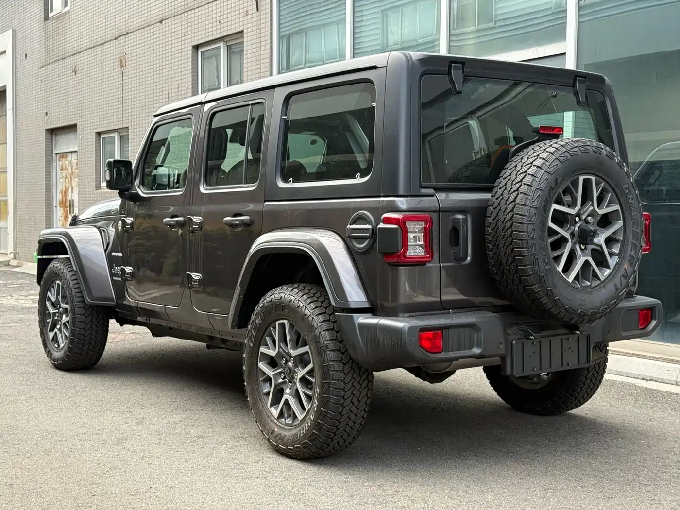 Jeep Wrangler 2026 2024 Model 2.0T Sahara Four-Door Version