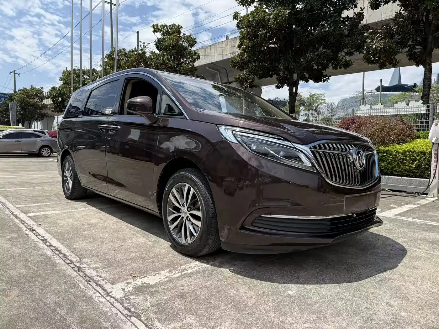Buick GL8 2017 ES 28T Luxury China V фото 3