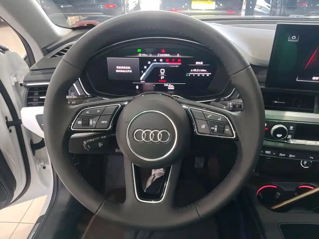 Фото 11 - Audi A4L