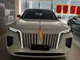 Фото 17 - Hongqi E-HS9