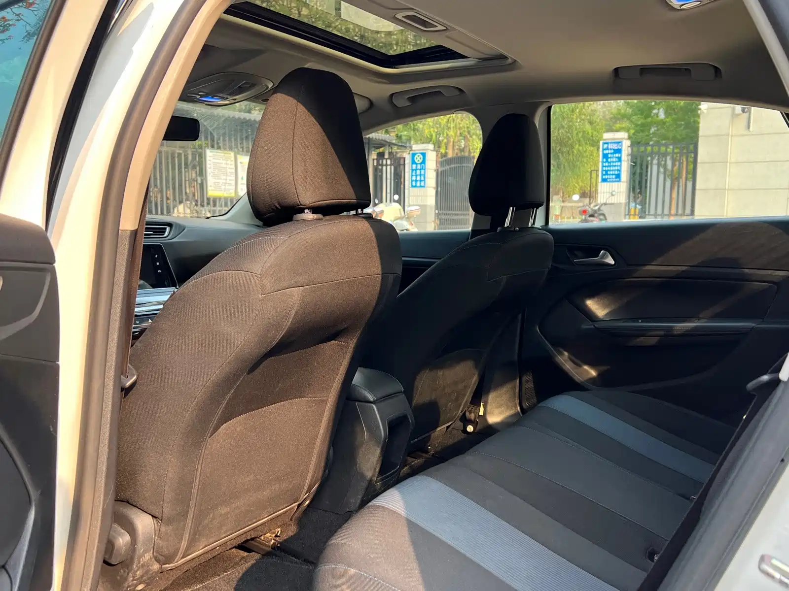 صورة 11 - Peugeot 308