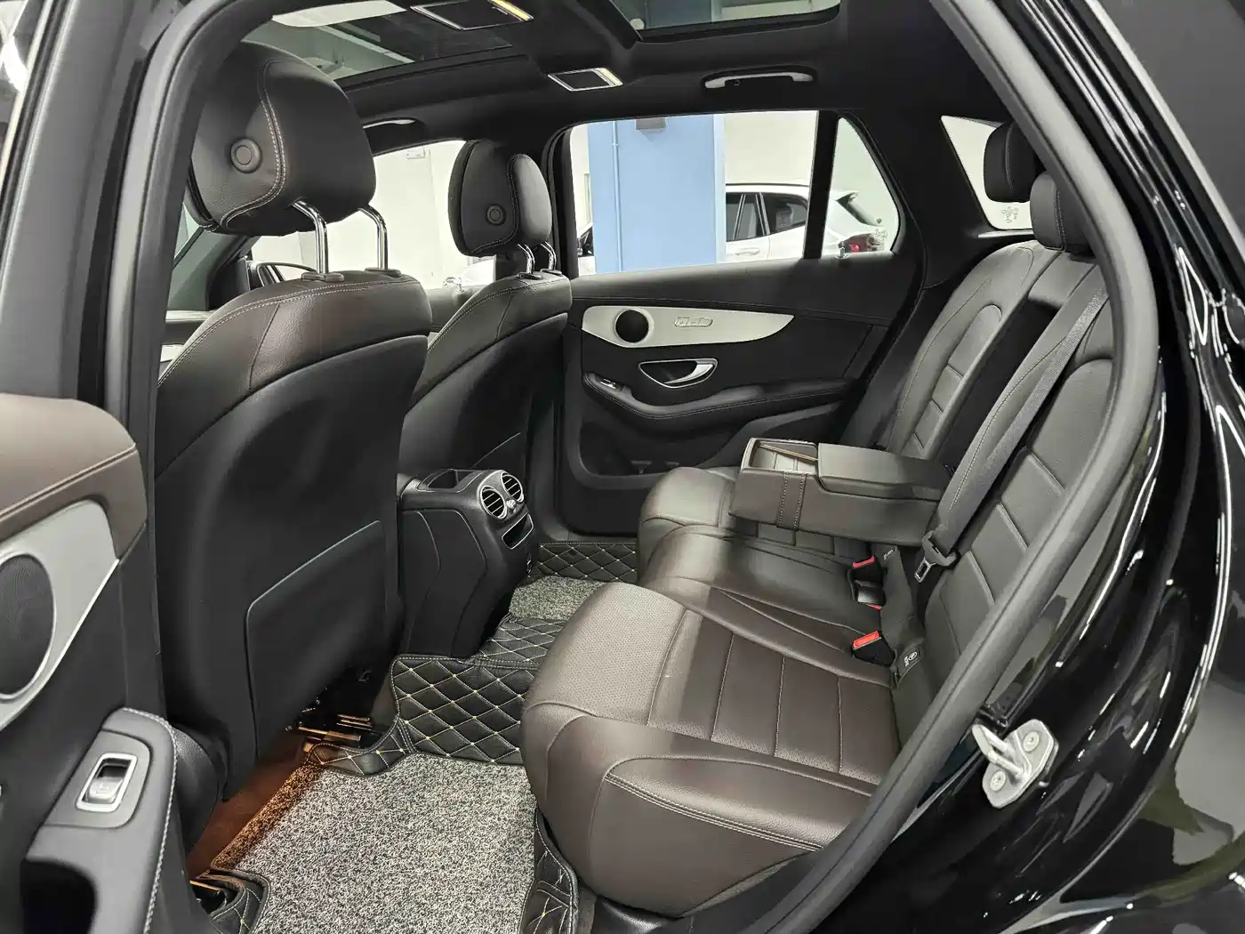 Mercedes-Benz GLC 2021 GLC 260 L 4MATIC Sporty фото 18