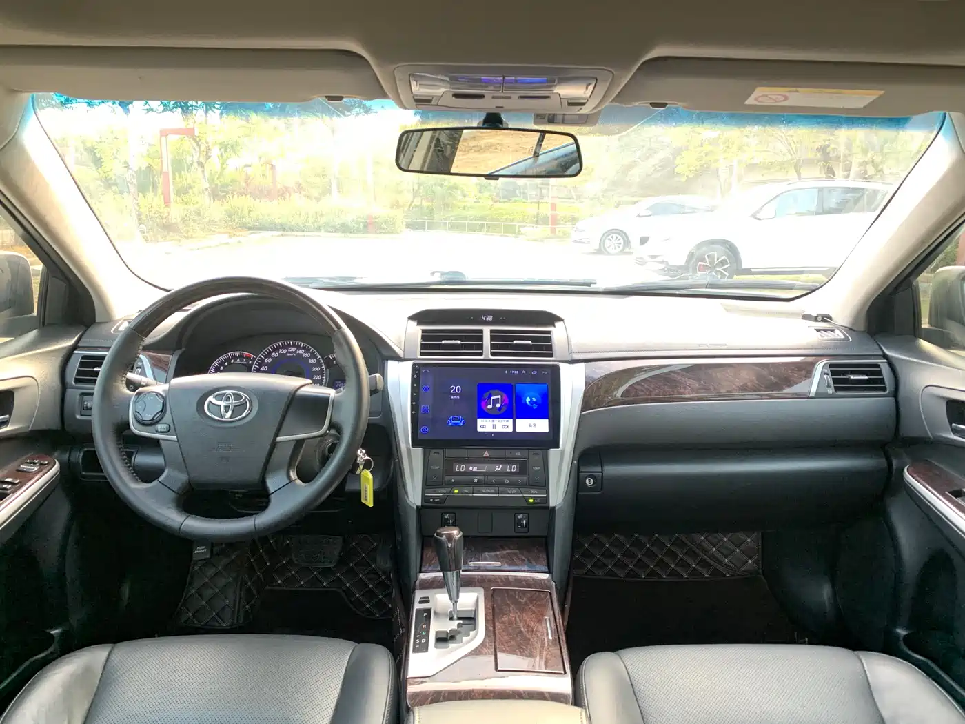 Toyota Camry 2016 2.0G 10th Anniversary Leading Edition фото 7